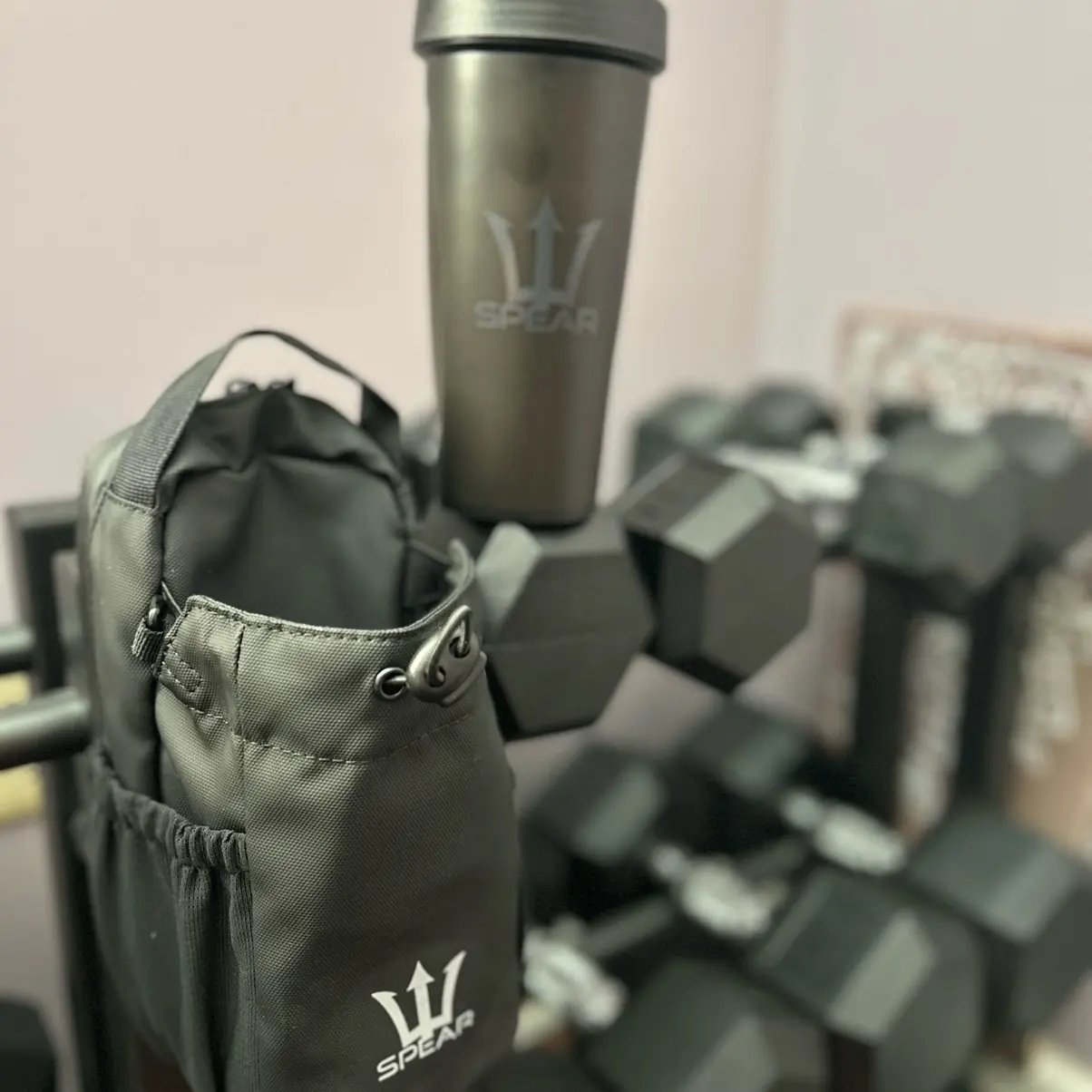 SPEAR Magnetic Gym Bottle Bag with 20oz Shaker Bottle - Organize Your Fitness Gear Efficiently